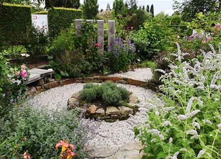 Gartengestaltung - Kleine Duftarena Gartengestaltung - Kleine Duftarena