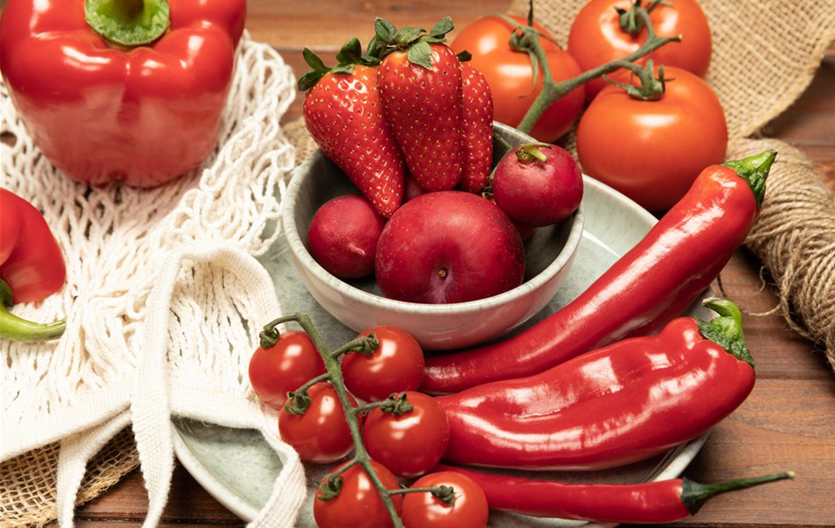 Rotes Obst und Gemüse